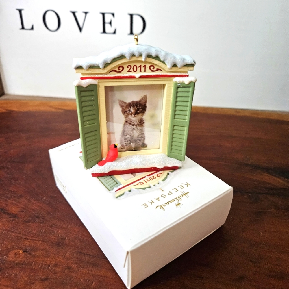 🐈Host Pick 🐈 Home is where the cat is Hallmark Keepsake Ornament